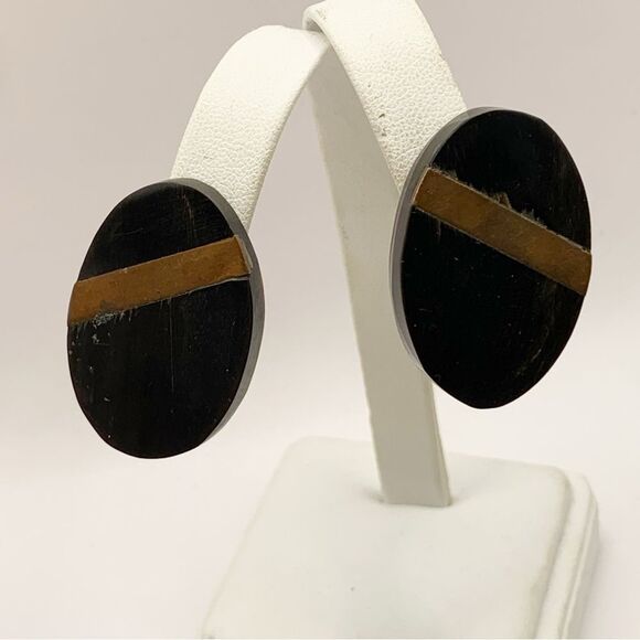 Vintage black bone and brass inlay stripe chunky oval stud earrings - Picture 8 of 13